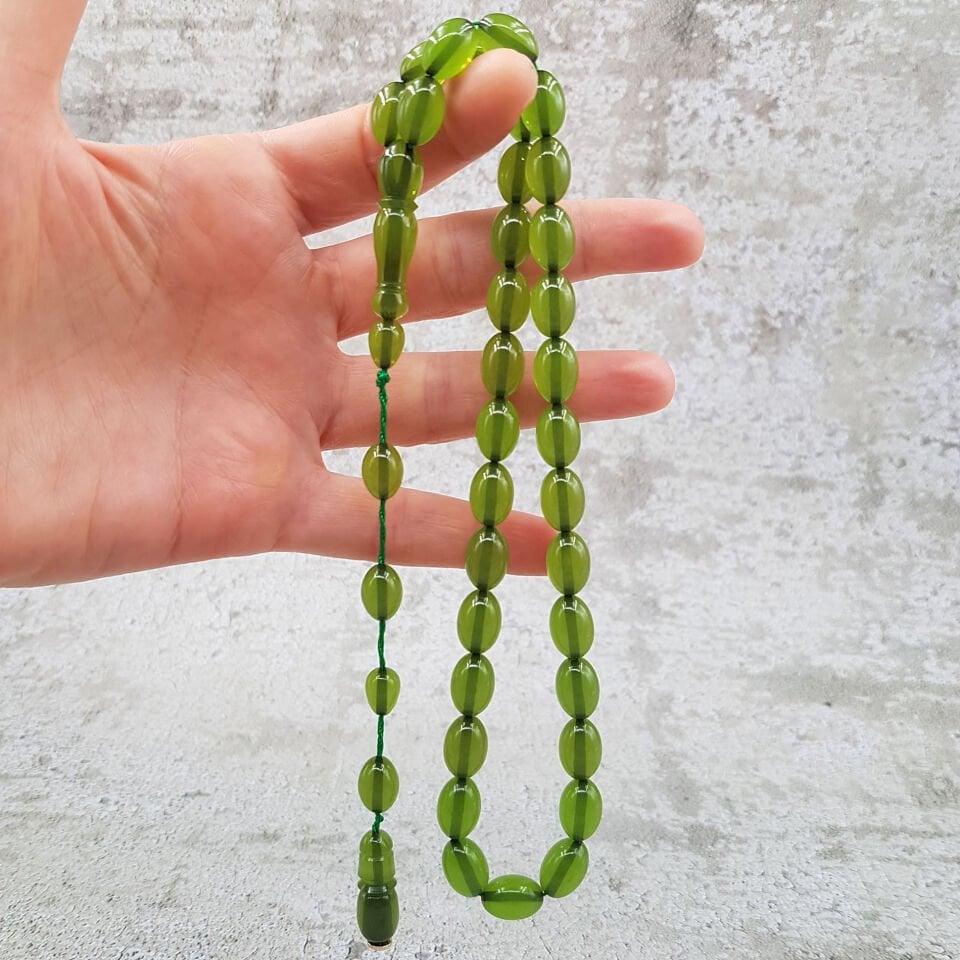 Çimen Yeşili Beyzi Sıkma Kehribar Tesbih