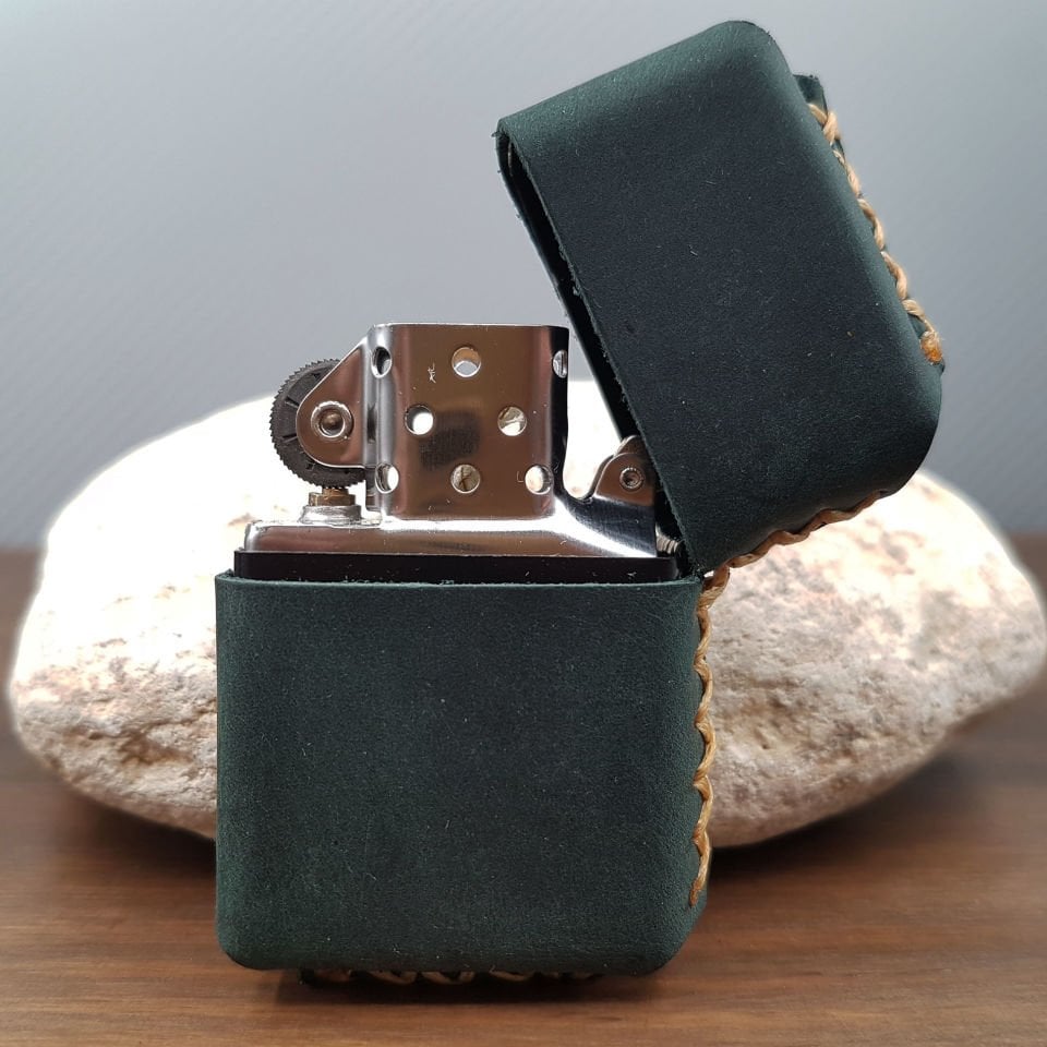 Yeşil Deri Kılıflı Benzinli Çakmak