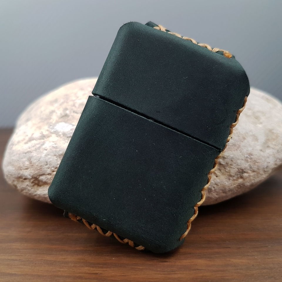 Yeşil Deri Kılıflı Benzinli Çakmak