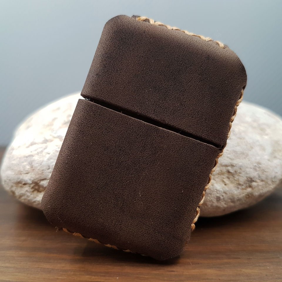 Kahverengi Deri Kılıflı Benzinli Çakmak