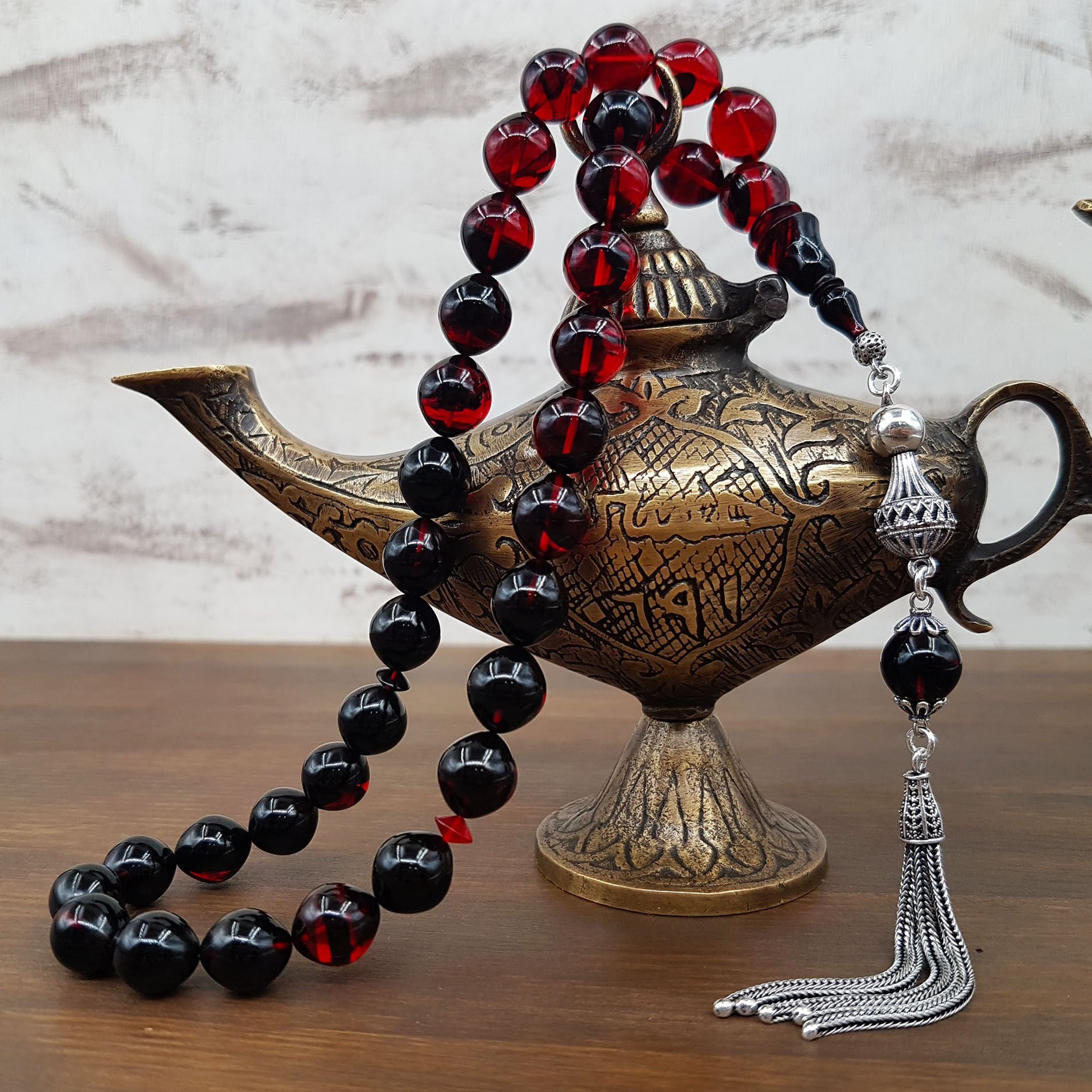 Sığırcık Kesim Kırmızı Siyah Ateş Kehribar Tesbih