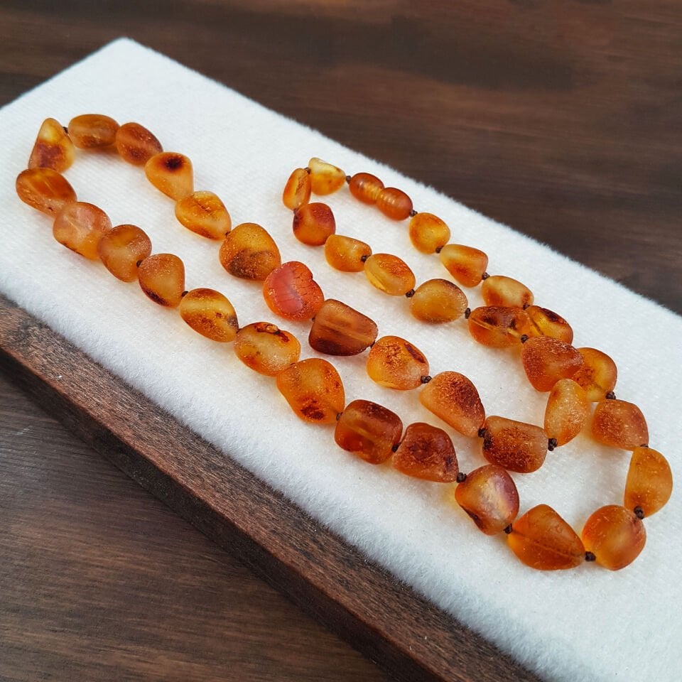 Cilasız Naturel Kaya Damla Kehribar Kolye