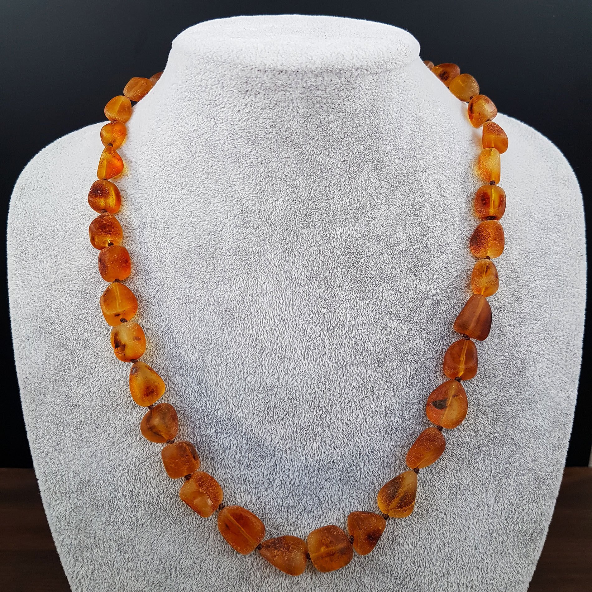 Cilasız Naturel Kaya Damla Kehribar Kolye