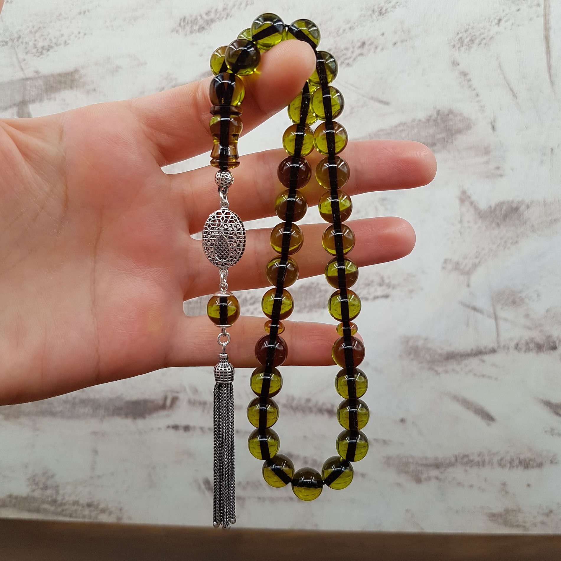 Gümüş Püskül Çağla Yeşili Küre Ateş Kehribar