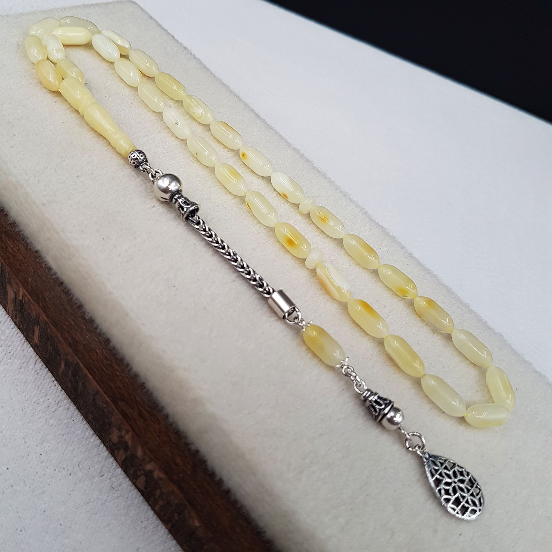 İnce Kesim Kaya Damla Kehribar Tesbih