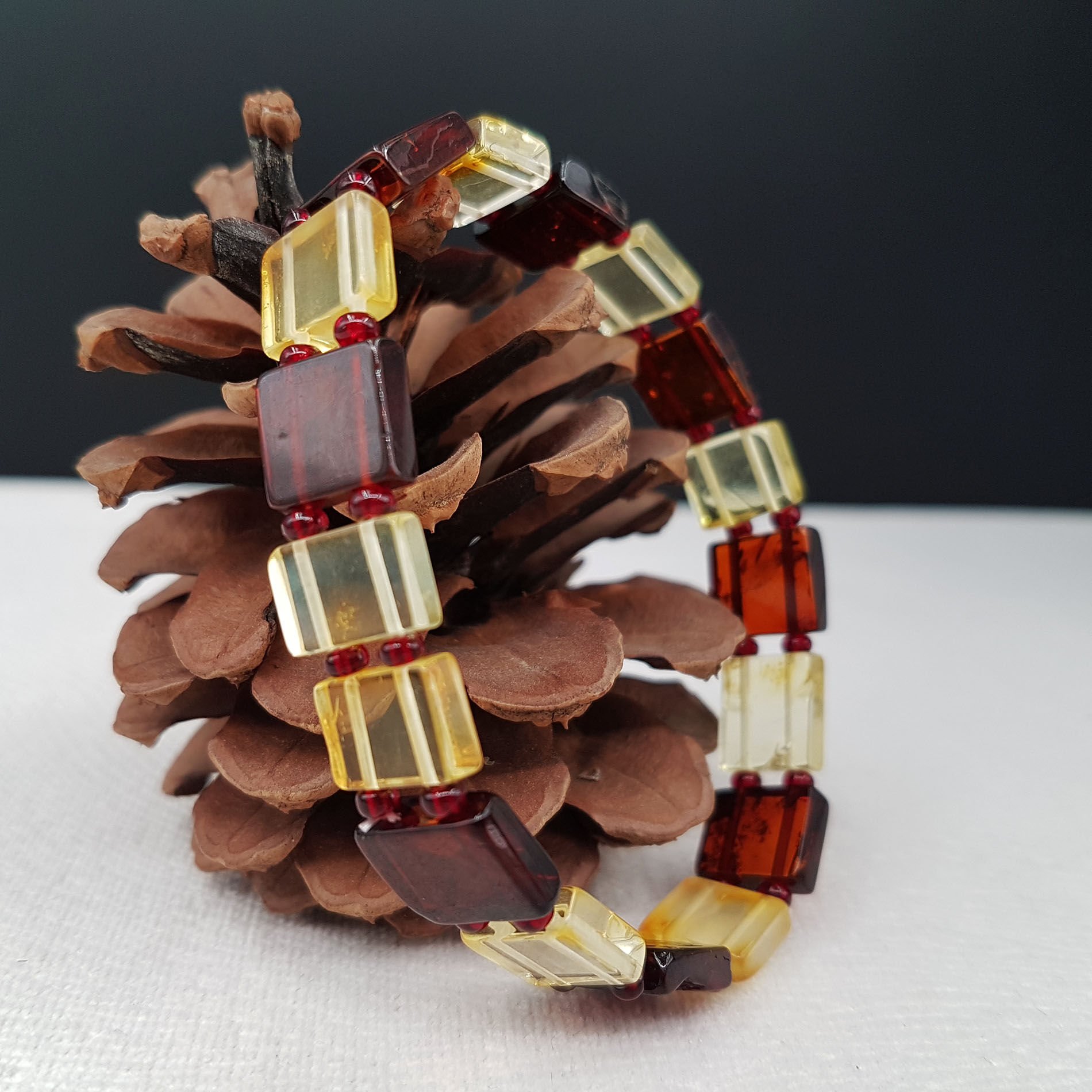 Özel İşcilik Karma Kaya Damla Bileklik